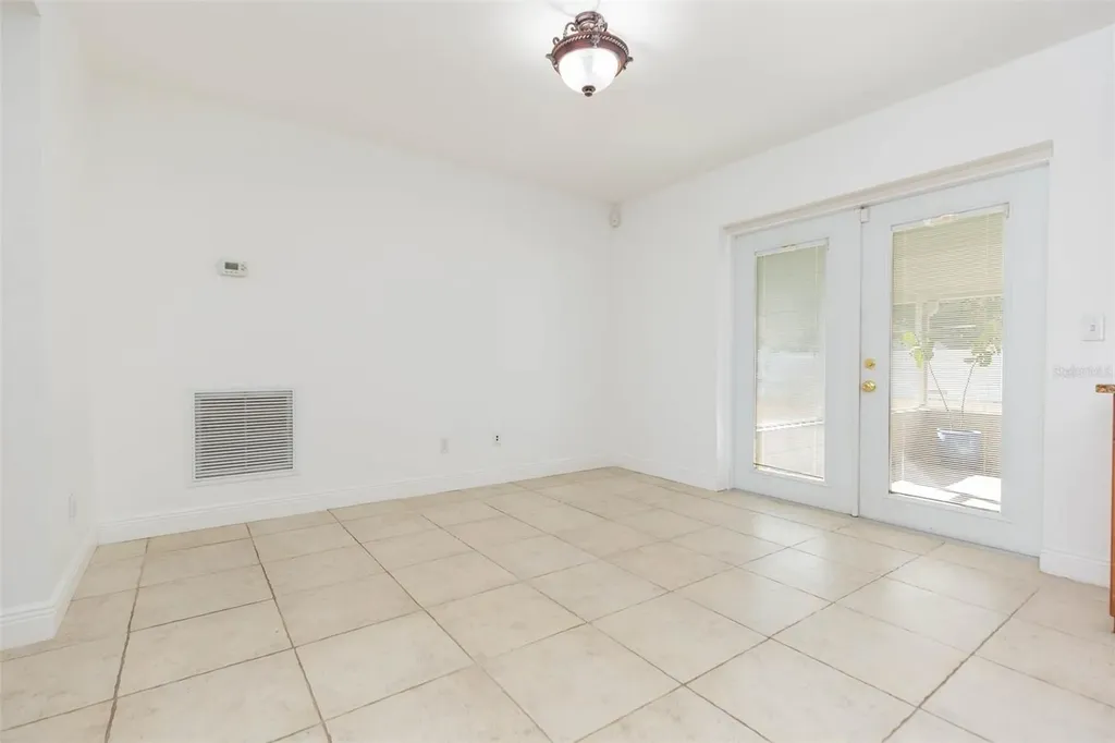 6710 Mornay Circle Tampa FL 33615