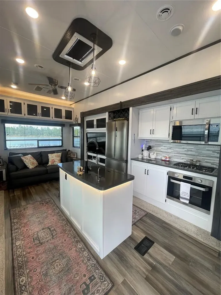 57 Kove Boulevard Osteen FL 32764