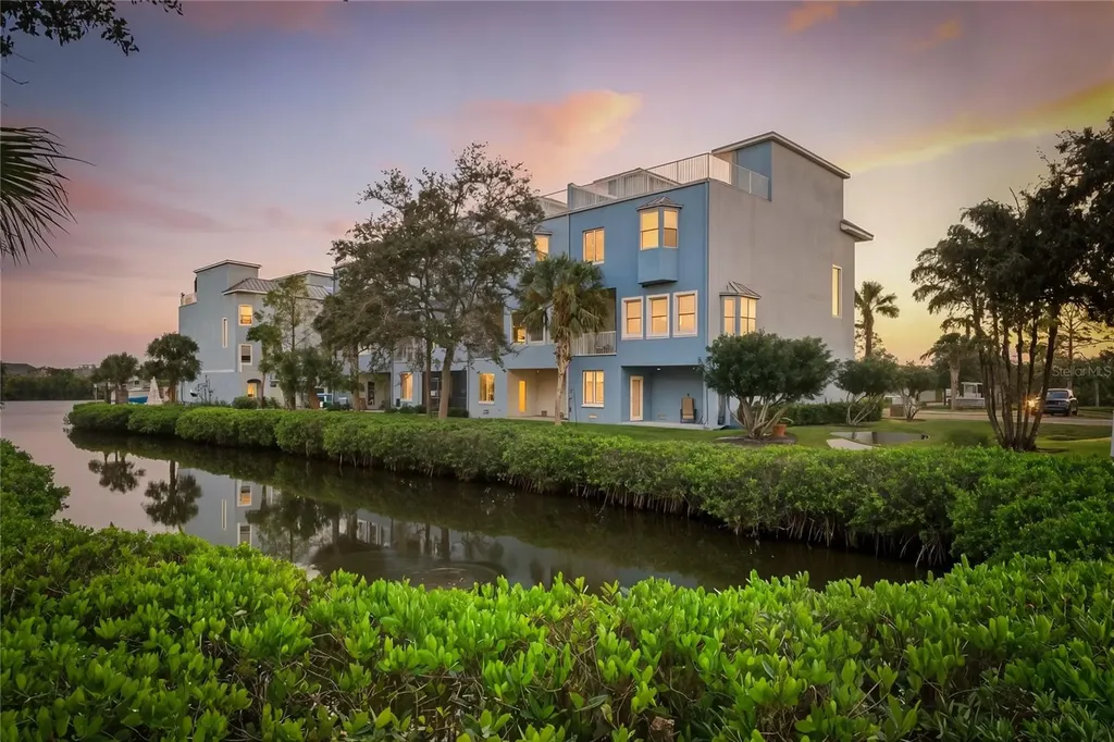 1197 Flying Fish Lane Tarpon Springs FL 34689