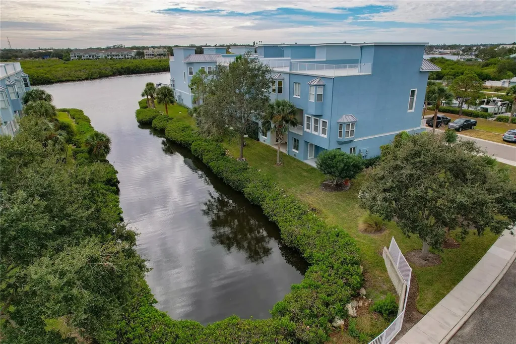 1197 Flying Fish Lane Tarpon Springs FL 34689