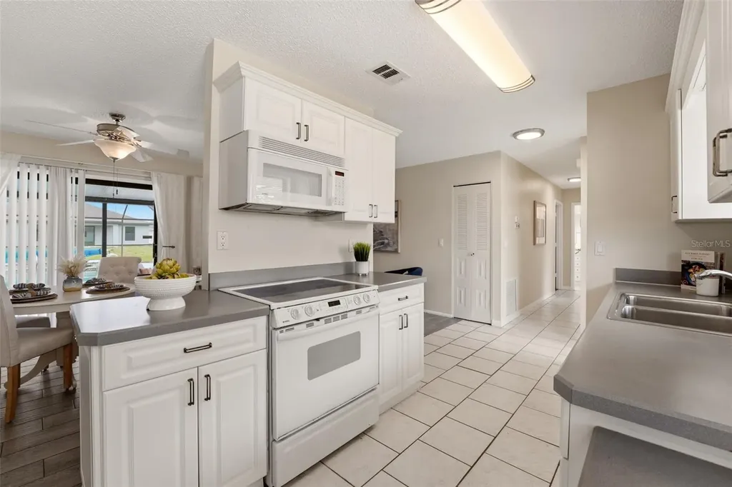 10421 Chablis Avenue Englewood FL 34224