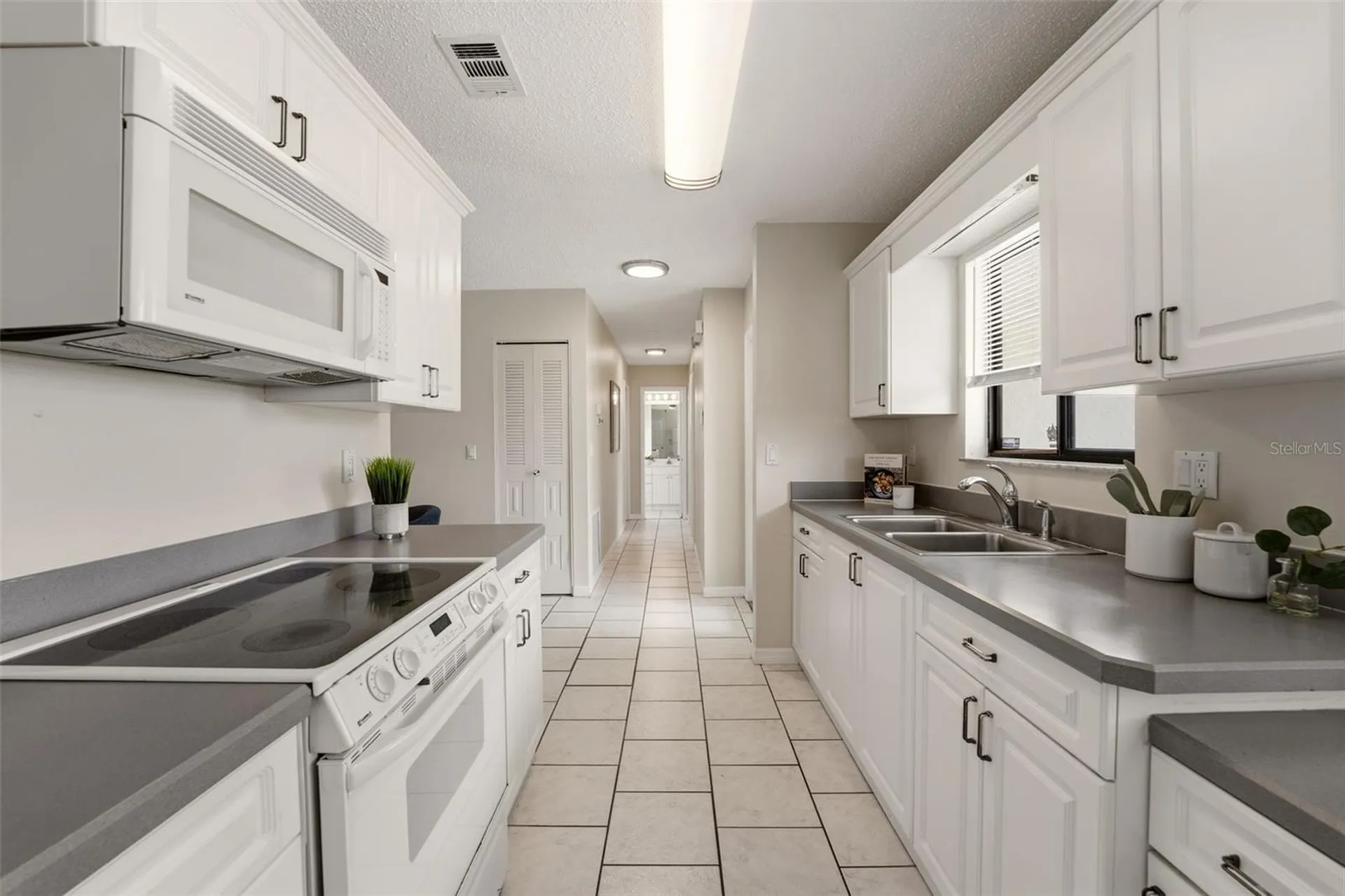 10421 Chablis Avenue Englewood FL 34224
