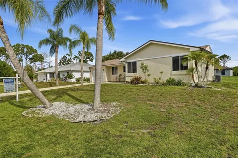 10421 Chablis Avenue Englewood FL 34224