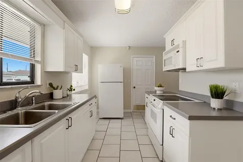 10421 Chablis Avenue Englewood FL 34224