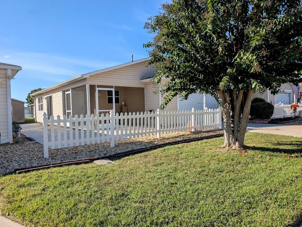2598 Hialeah Avenue The Villages FL 32162