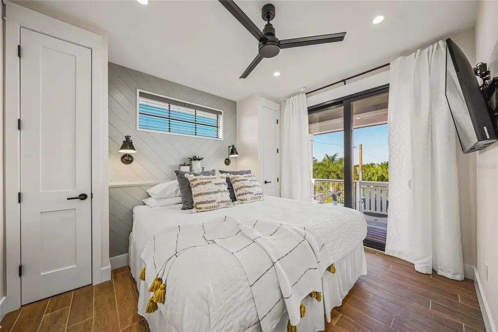 6910 Midnight Pass Road Sarasota FL 34242