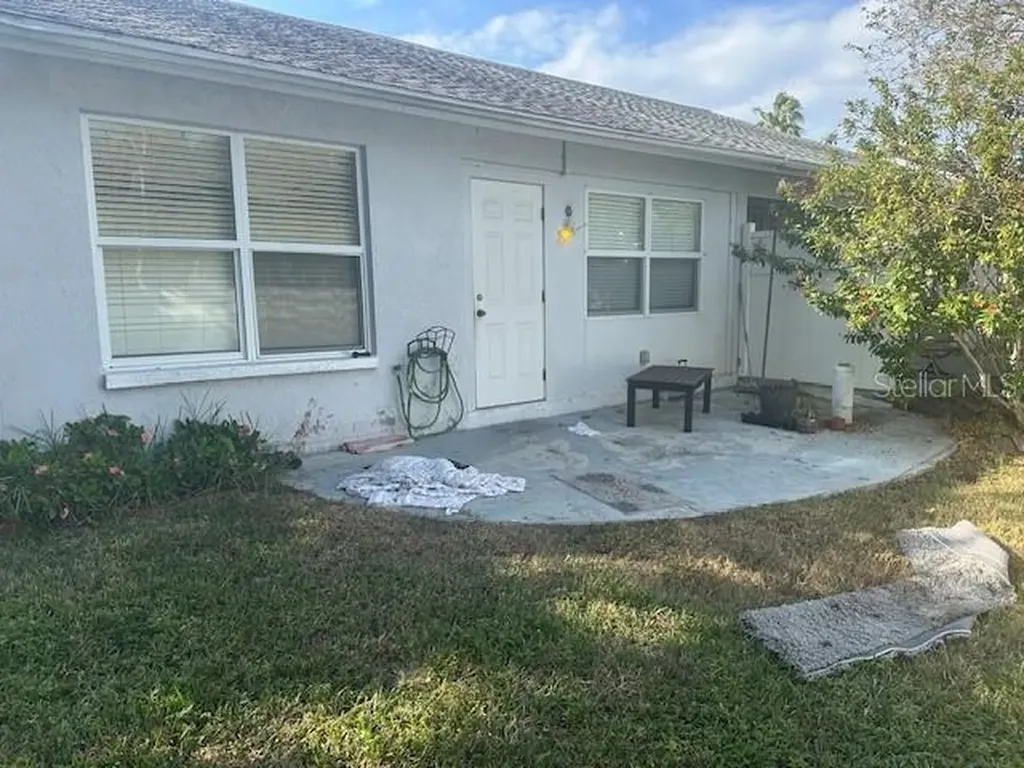5445 18th Court W Bradenton FL 34207