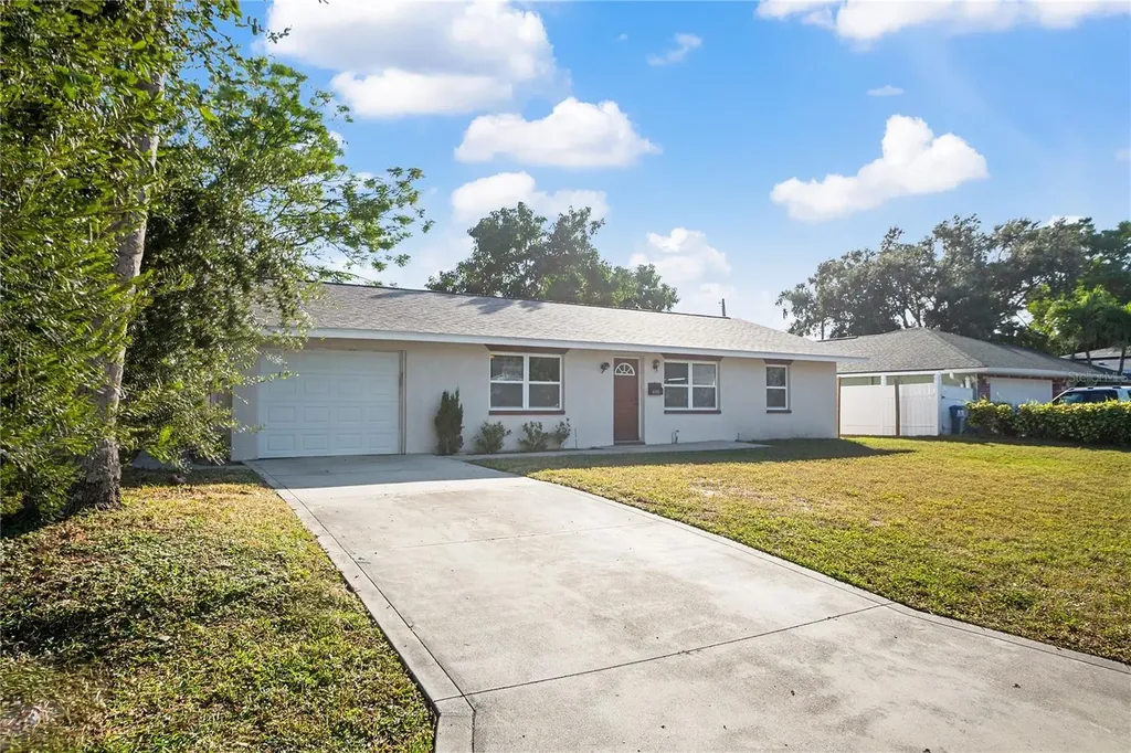 4389 Trout Drive SE St Petersburg FL 33705