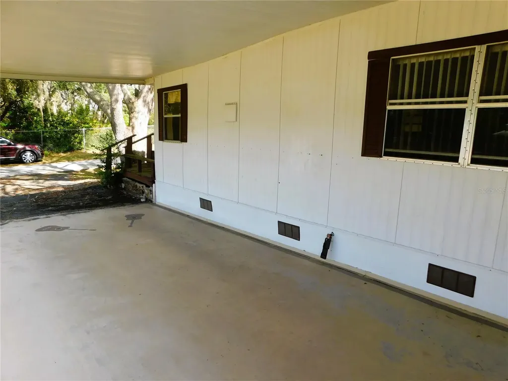 34912 Hawkiowa Road Dade City FL 33523
