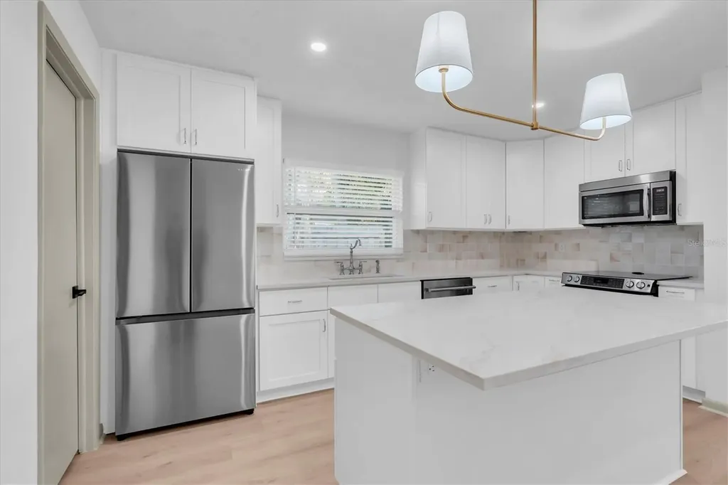 1720 34th Avenue N St Petersburg FL 33713