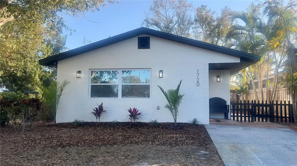 1720 34th Avenue N St Petersburg FL 33713