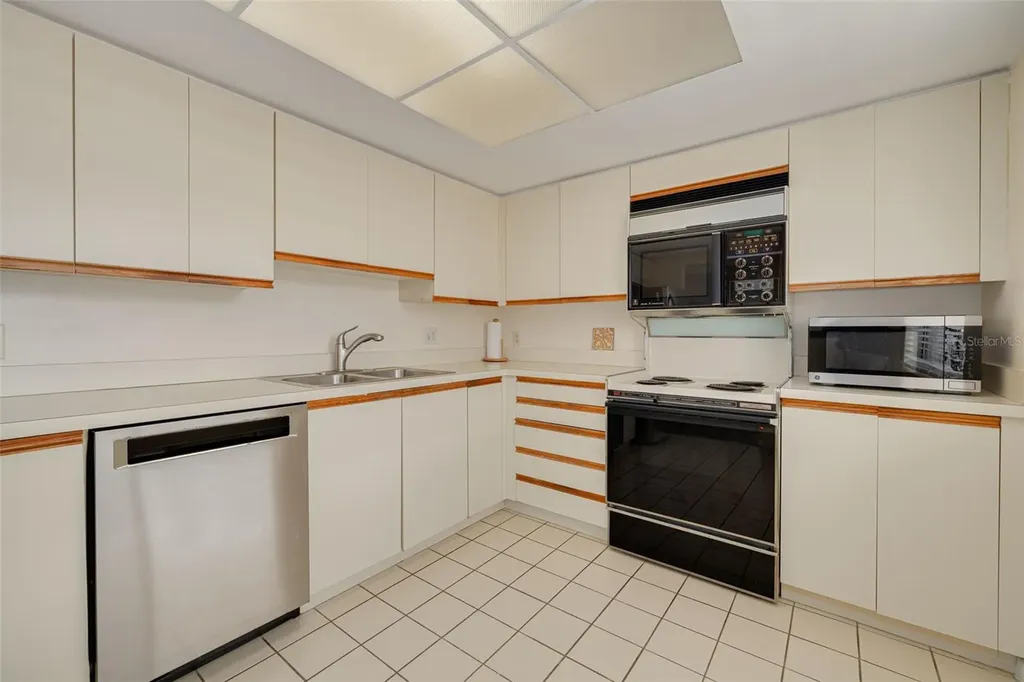 3062 Eastland Boulevard Clearwater FL 33761