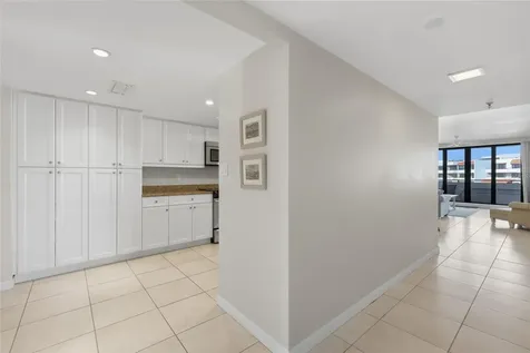 1425 Gulf Of Mexico Drive Longboat Key FL 34228