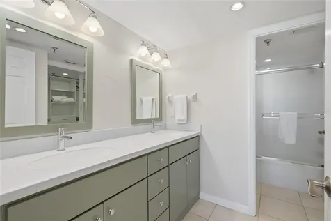 1425 Gulf Of Mexico Drive Longboat Key FL 34228
