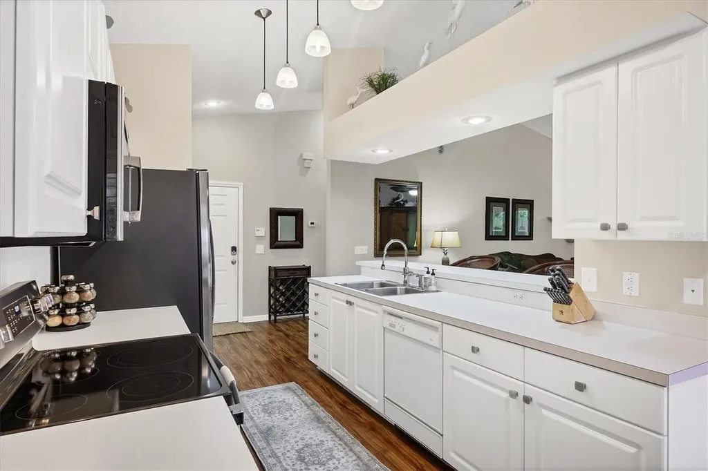7266 Eleanor Circle Sarasota FL 34243