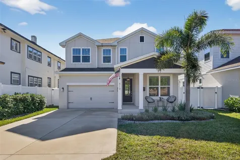 810 32nd Avenue N St Petersburg FL 33704