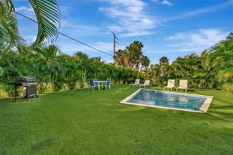 303 58th Street Holmes Beach FL 34217