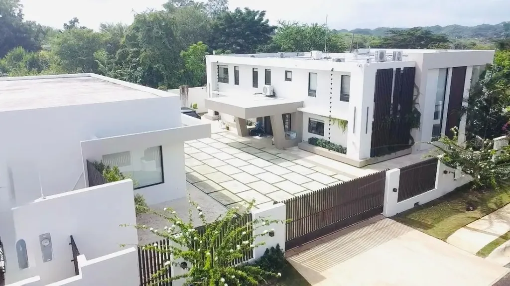 Bo Hato Arriba 492 Arecibo PR 00612