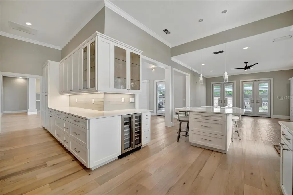 1511 N Lake Shore Drive Sarasota FL 34231