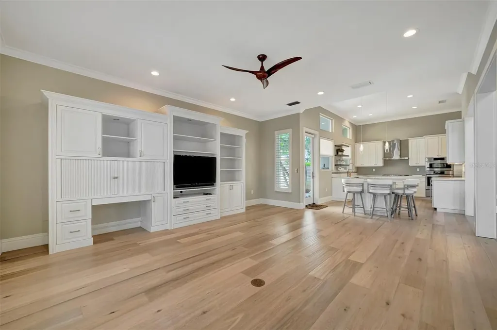 1511 N Lake Shore Drive Sarasota FL 34231