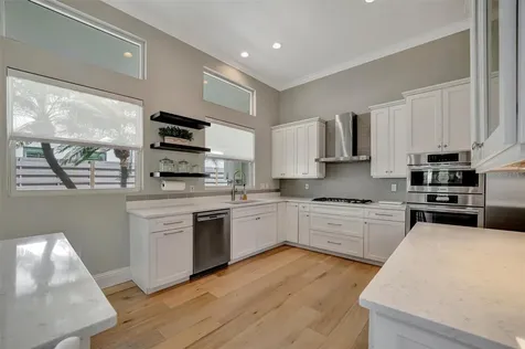 1511 N Lake Shore Drive Sarasota FL 34231