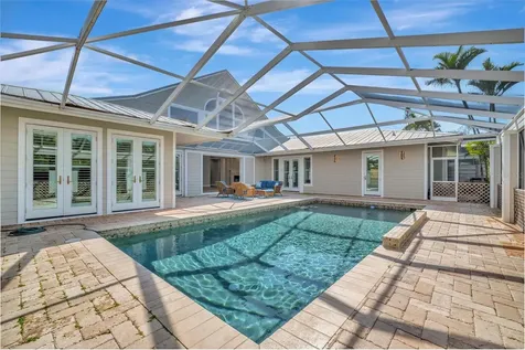 1511 N Lake Shore Drive Sarasota FL 34231