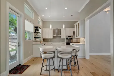 1511 N Lake Shore Drive Sarasota FL 34231