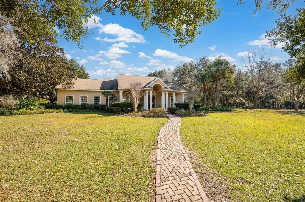 11715 NW 90th Avenue Reddick FL 32686