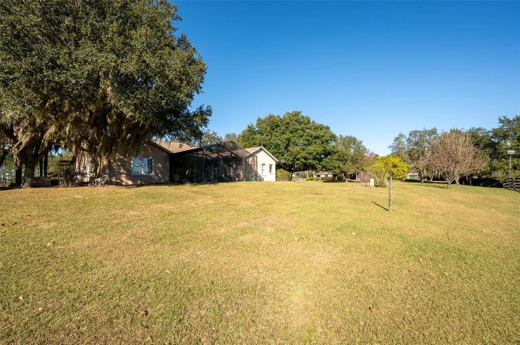 11715 NW 90th Avenue Reddick FL 32686