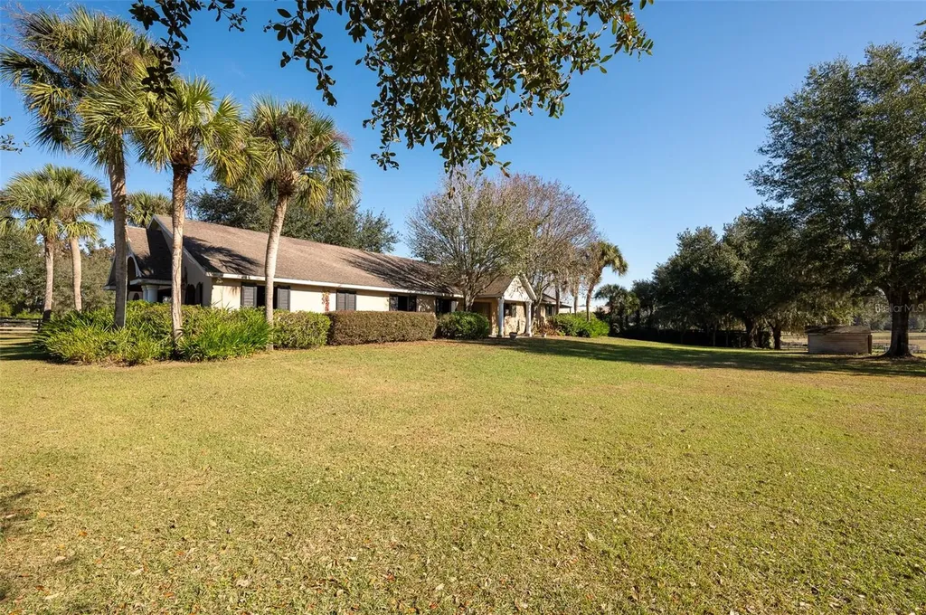 11715 NW 90th Avenue Reddick FL 32686
