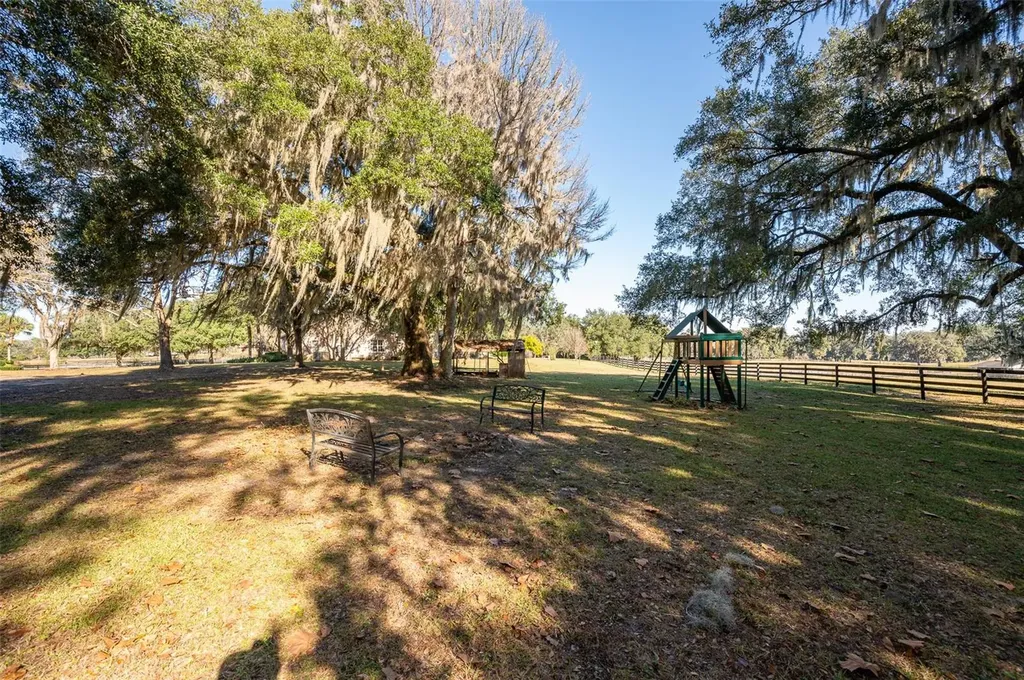 11715 NW 90th Avenue Reddick FL 32686