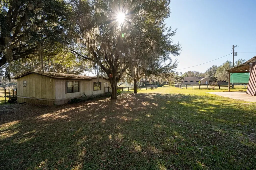 11715 NW 90th Avenue Reddick FL 32686