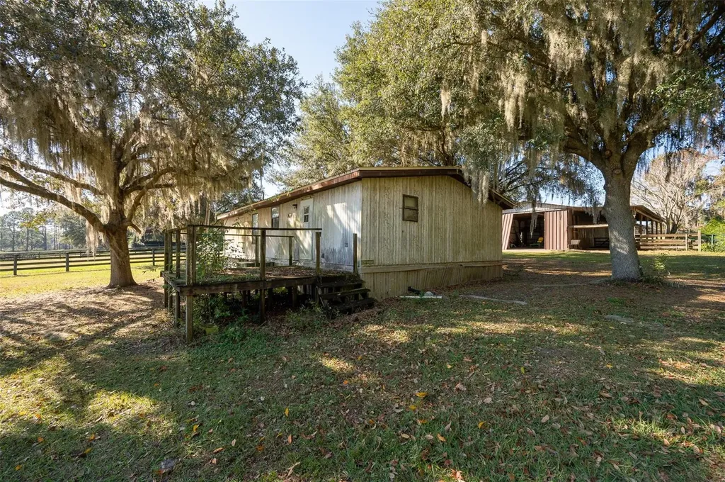 11715 NW 90th Avenue Reddick FL 32686