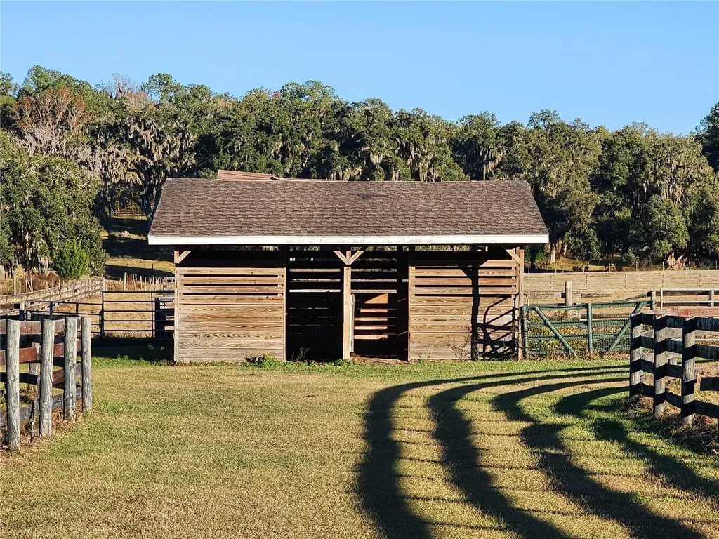 11715 NW 90th Avenue Reddick FL 32686