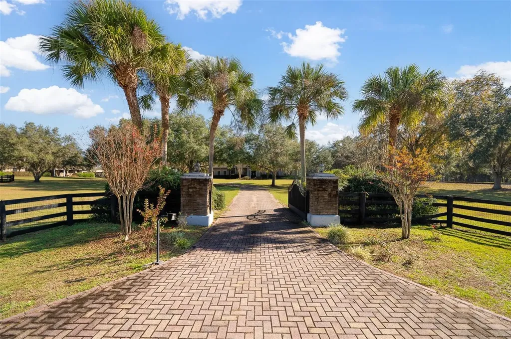 11715 NW 90th Avenue Reddick FL 32686
