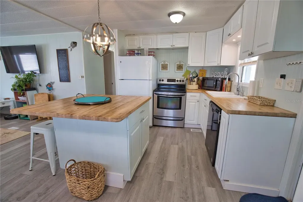 8207 Archie Street Englewood FL 34224