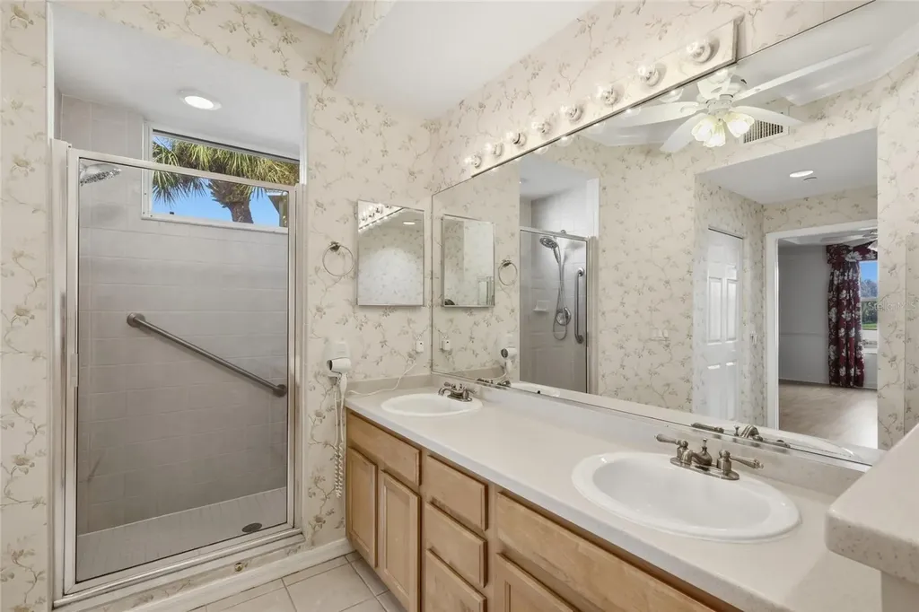 8422 Wethersfield Run Lakewood Ranch FL 34202