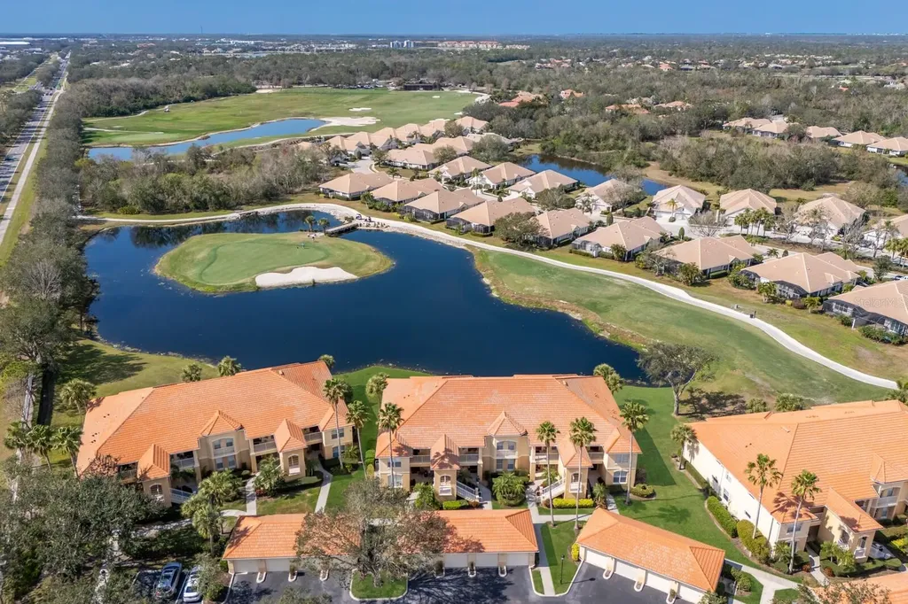 8422 Wethersfield Run Lakewood Ranch FL 34202