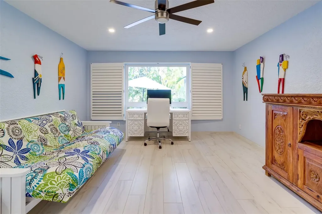 935 42nd Avenue N St Petersburg FL 33703