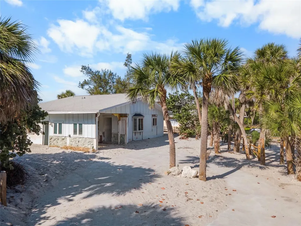 3030 N Beach Road Englewood FL 34223