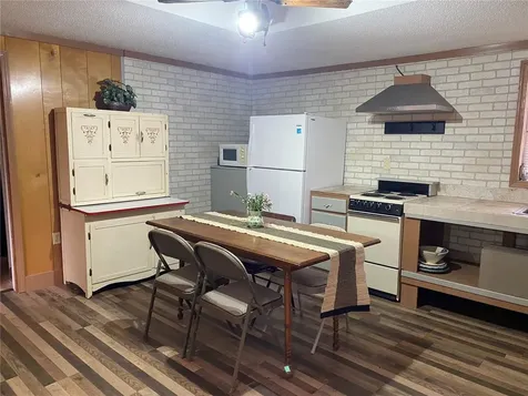 8093 Breezy Point Road E Melrose FL 32666