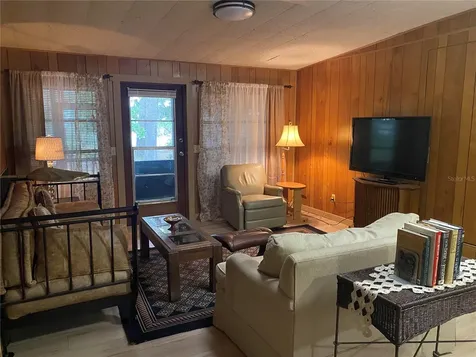 8093 Breezy Point Road E Melrose FL 32666