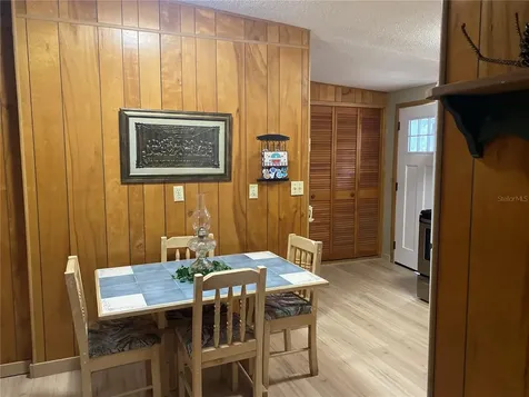 8093 Breezy Point Road E Melrose FL 32666