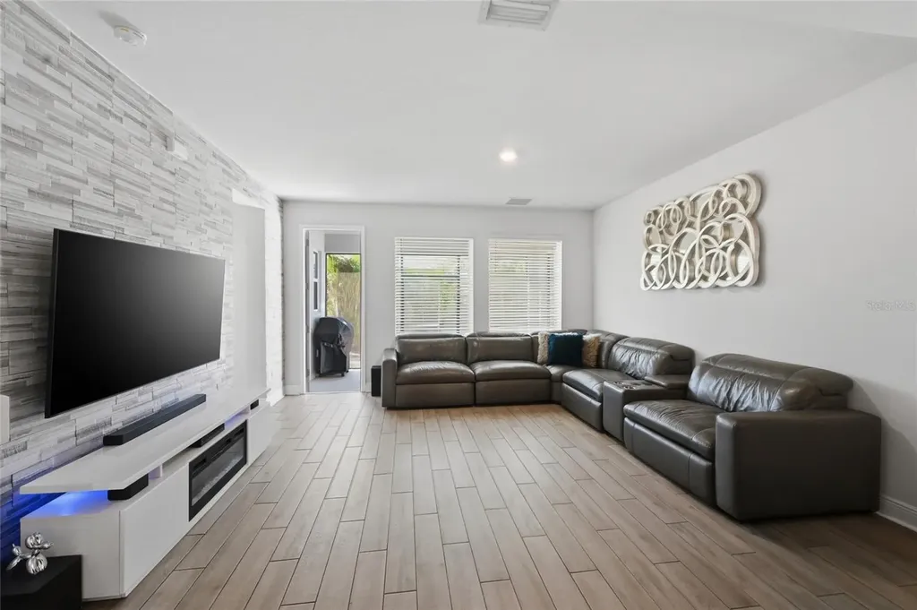 5542 Spanish Moss Cove Bradenton FL 34203