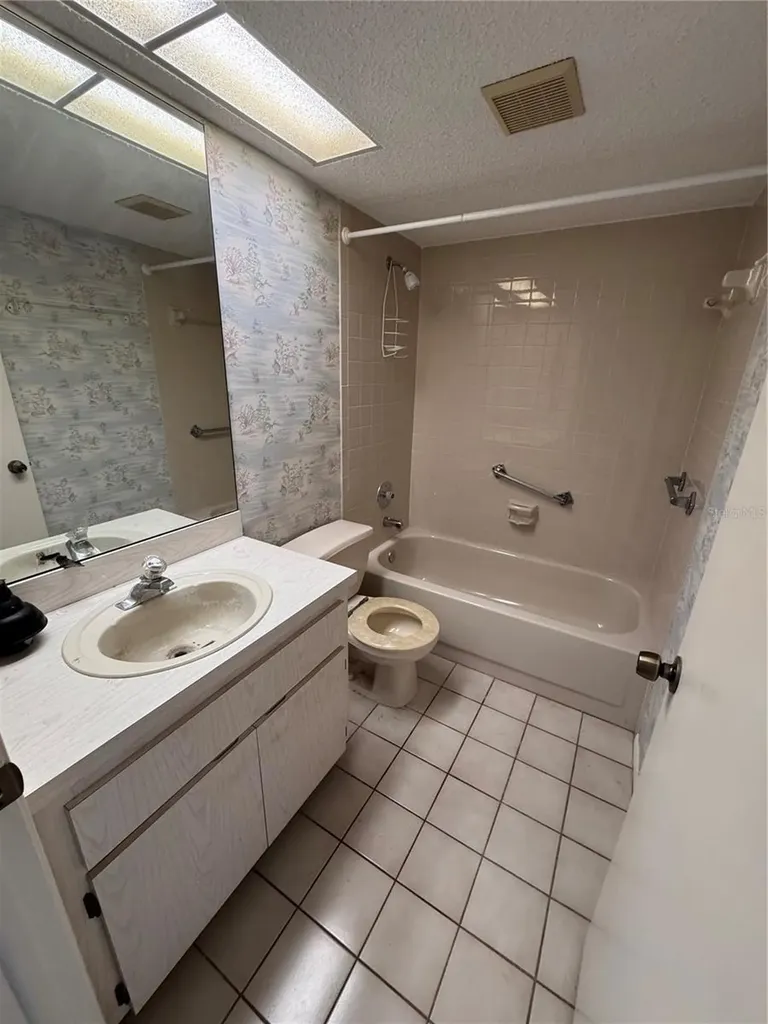 1044 Bowsprit Lane Holiday FL 34691