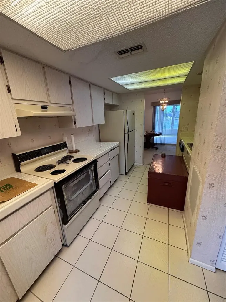 1044 Bowsprit Lane Holiday FL 34691