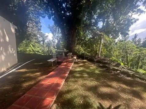 A Urb. La Esmeralda Caguas PR 00727