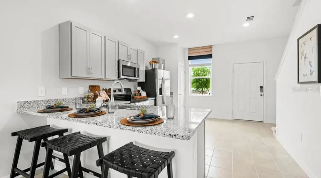 2932 Skyline Loop Kissimmee FL 34758