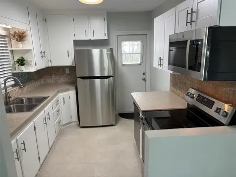512 Tennessee Avenue Crystal Beach FL 34681
