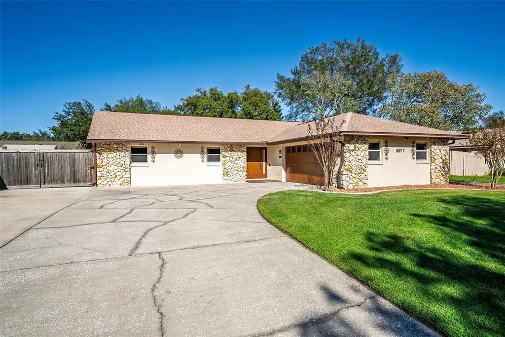 8877 Butternut Boulevard Orlando FL 32817